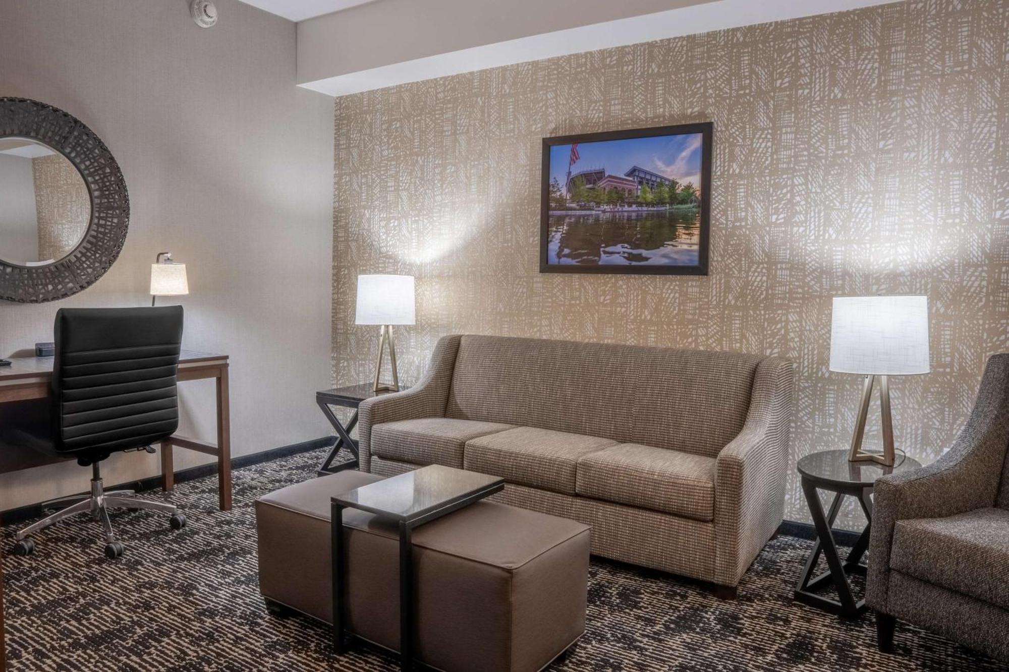 Drury Plaza Hotel College Station Exterior photo