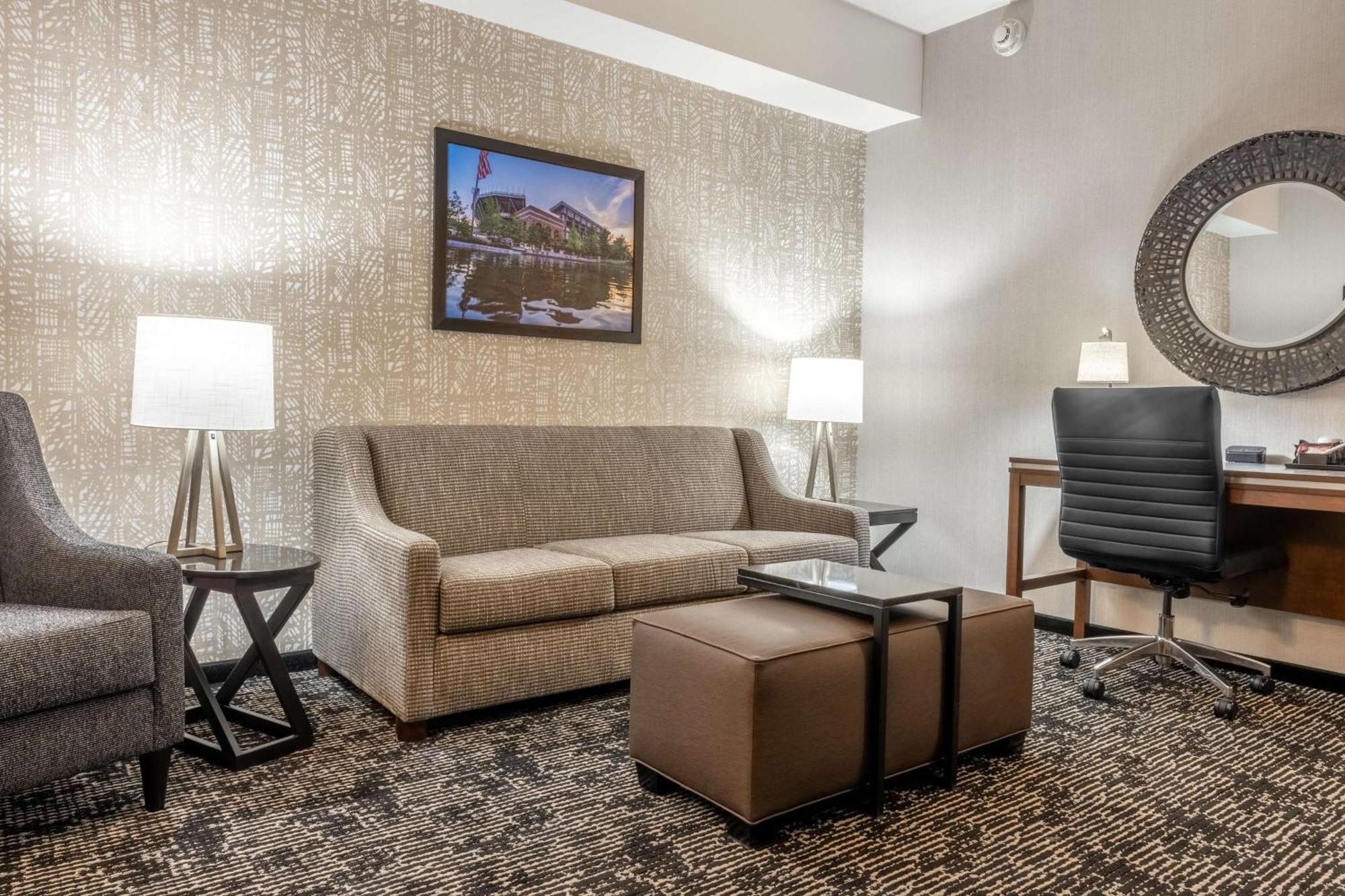 Drury Plaza Hotel College Station Exterior photo